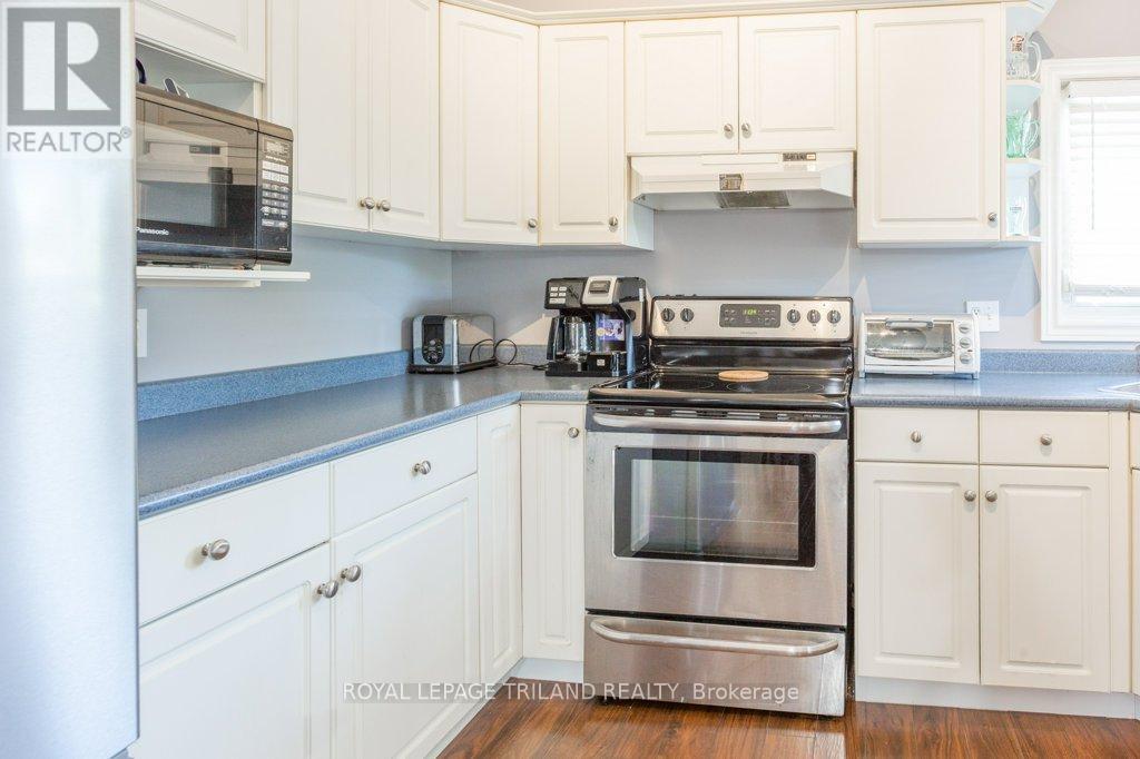 28 Schreyer Drive, St. Thomas, Ontario  N5R 6E8 - Photo 10 - X12403554