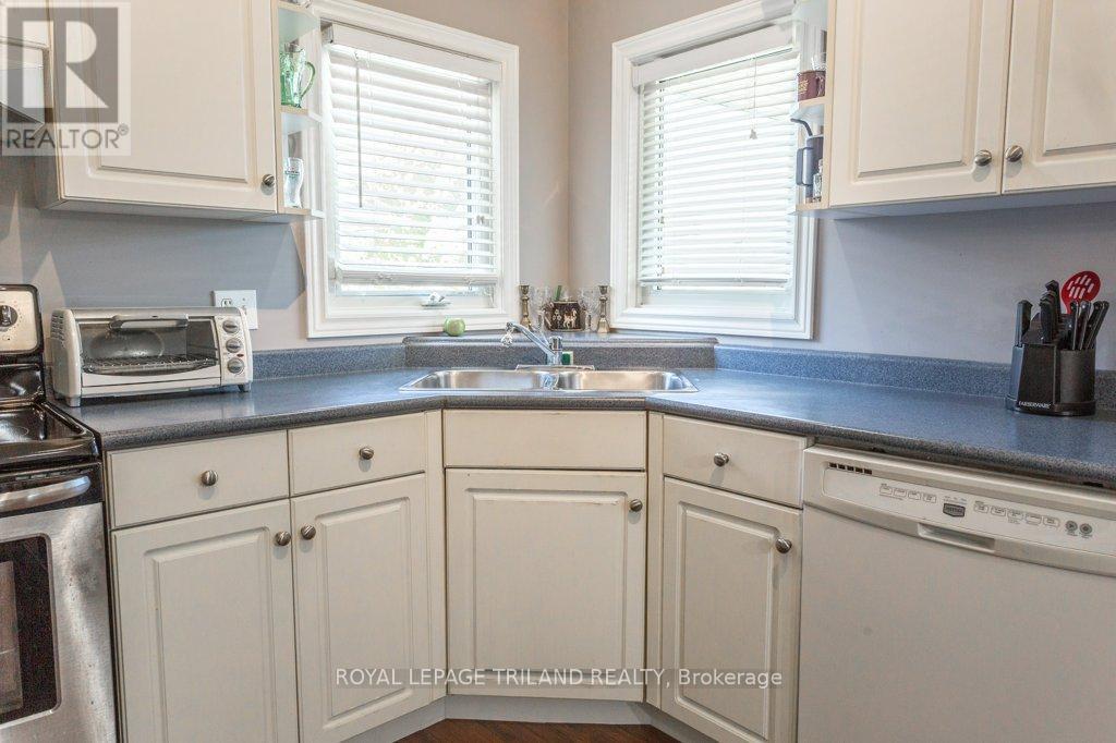 28 Schreyer Drive, St. Thomas, Ontario  N5R 6E8 - Photo 11 - X12403554