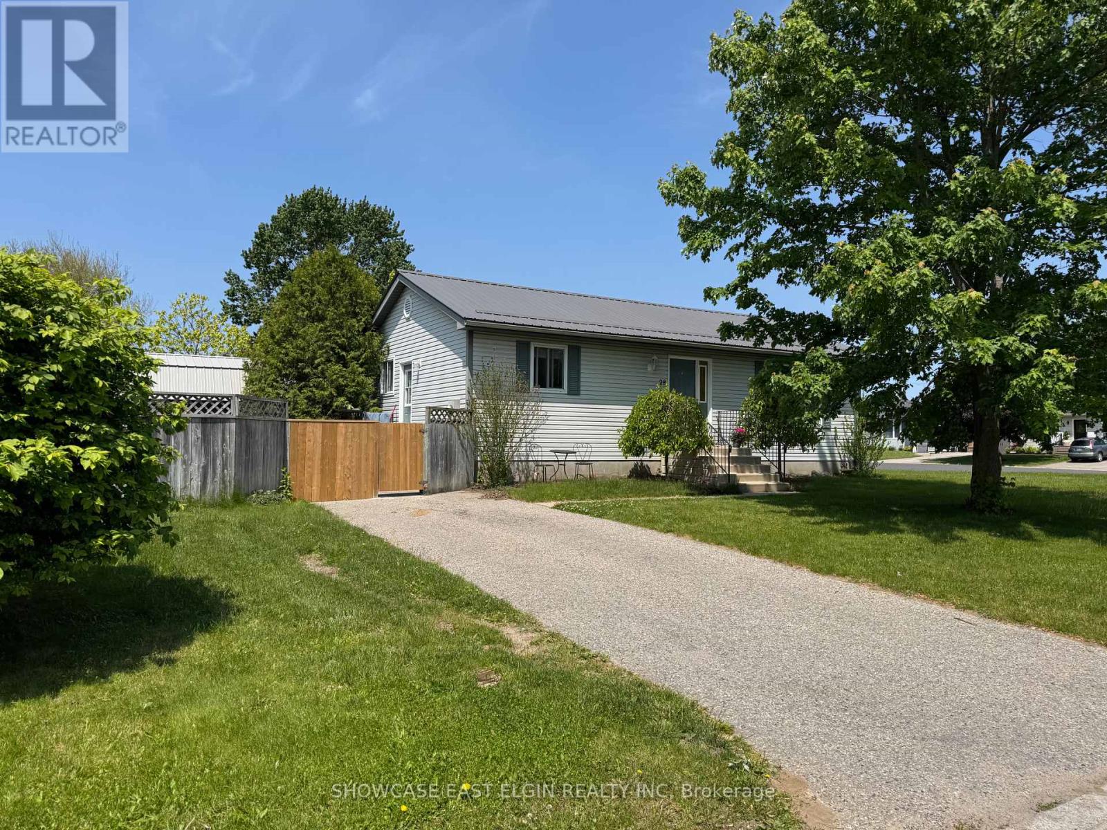 28 Melanie Drive, Aylmer, Ontario  N5H 3G6 - Photo 1 - X12403555