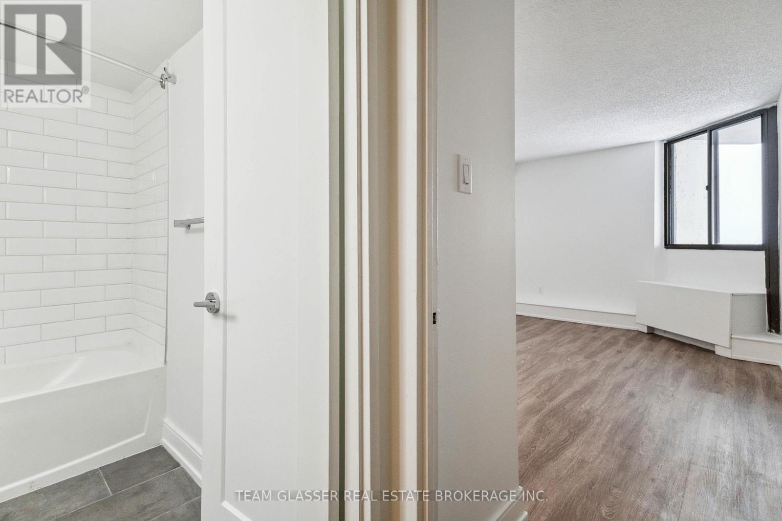 2404 - 340 Colborne Street, London, Ontario  N6B 3N1 - Photo 25 - X12403674