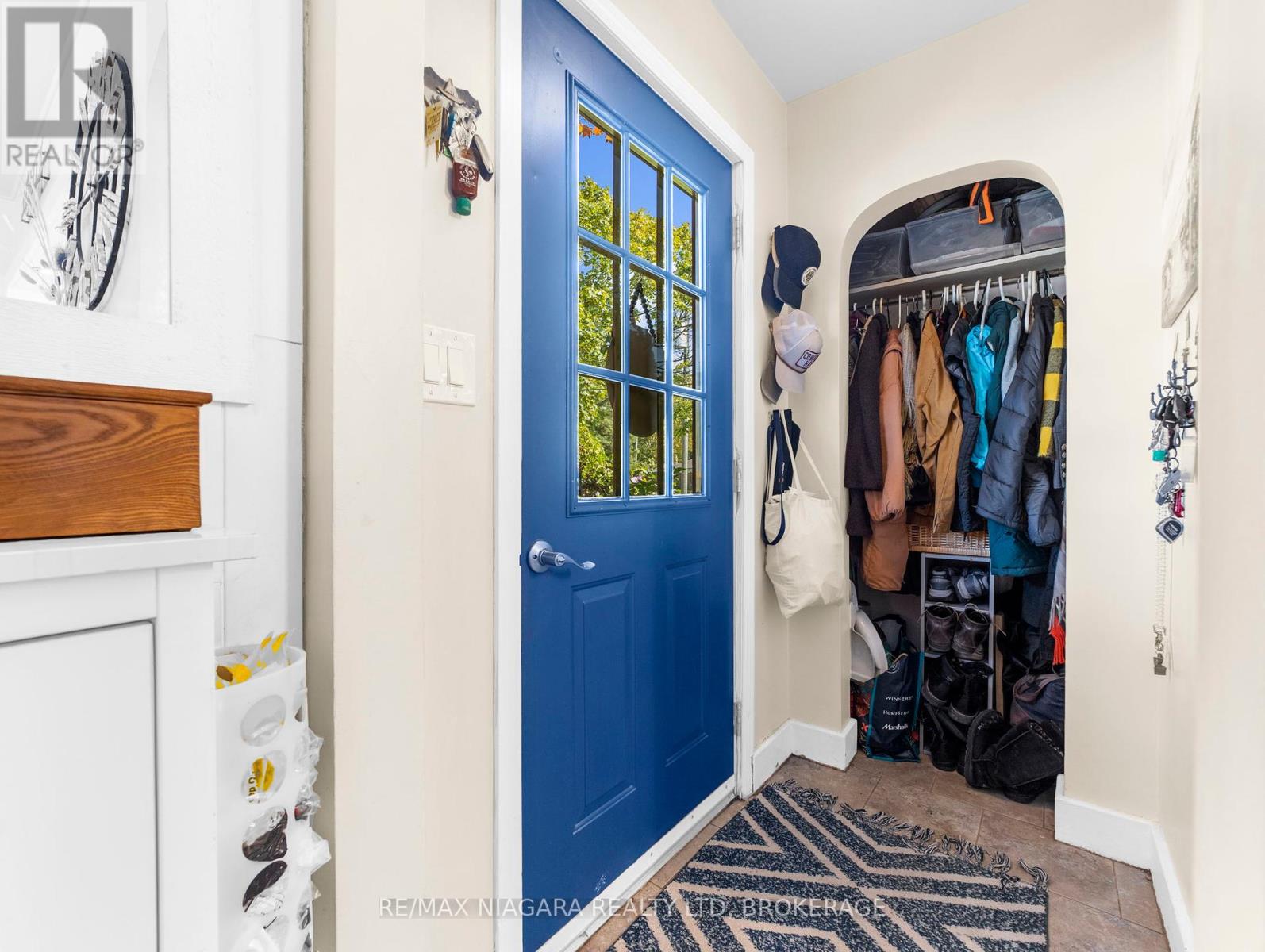 7014 Margaret Street, Niagara Falls, Ontario  L2G 2W2 - Photo 3 - X12402178