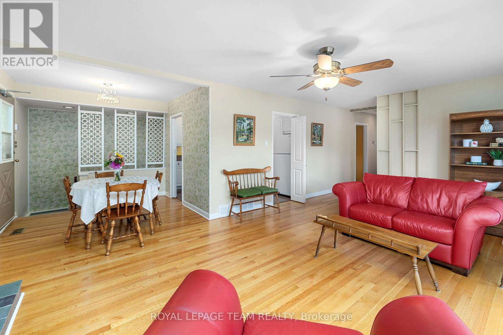 30 Ellery Crescent, Ottawa, Ontario  K2H 6M6 - Photo 13 - X12403522