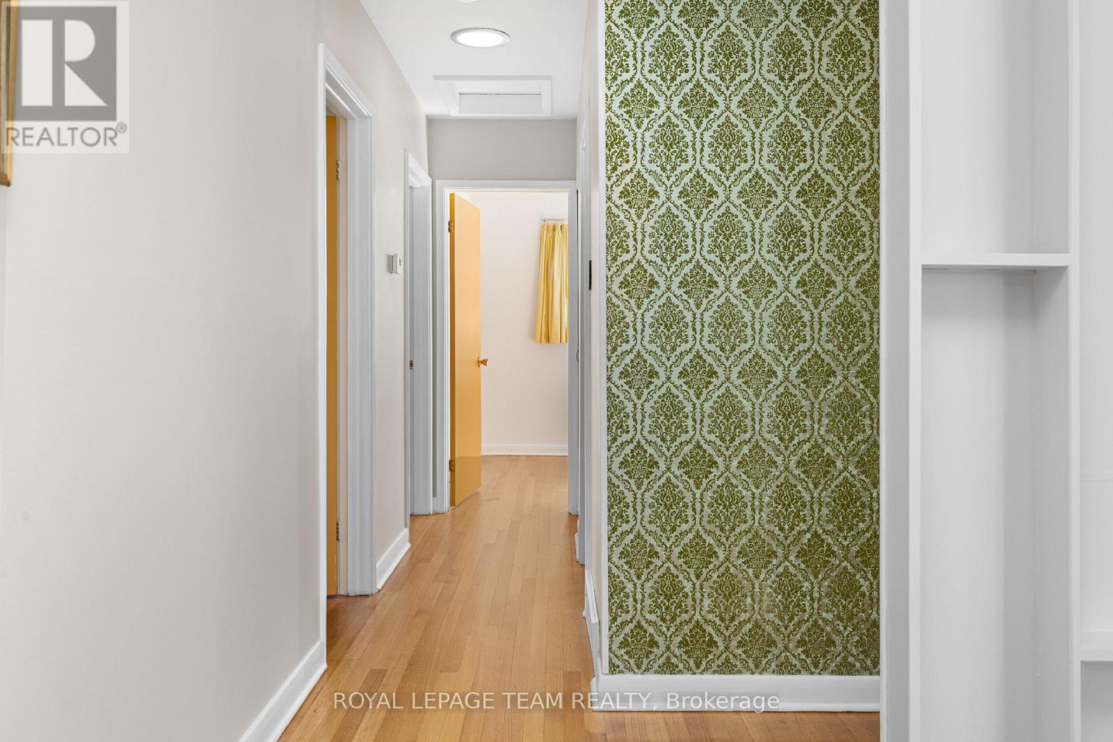 30 Ellery Crescent, Ottawa, Ontario  K2H 6M6 - Photo 20 - X12403522
