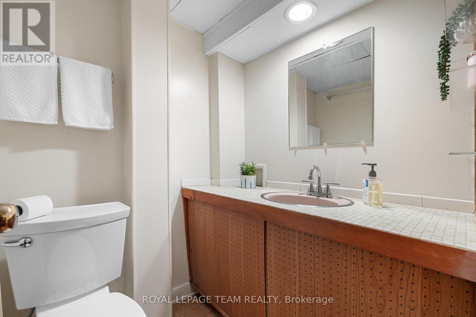 30 Ellery Crescent, Ottawa, Ontario  K2H 6M6 - Photo 36 - X12403522