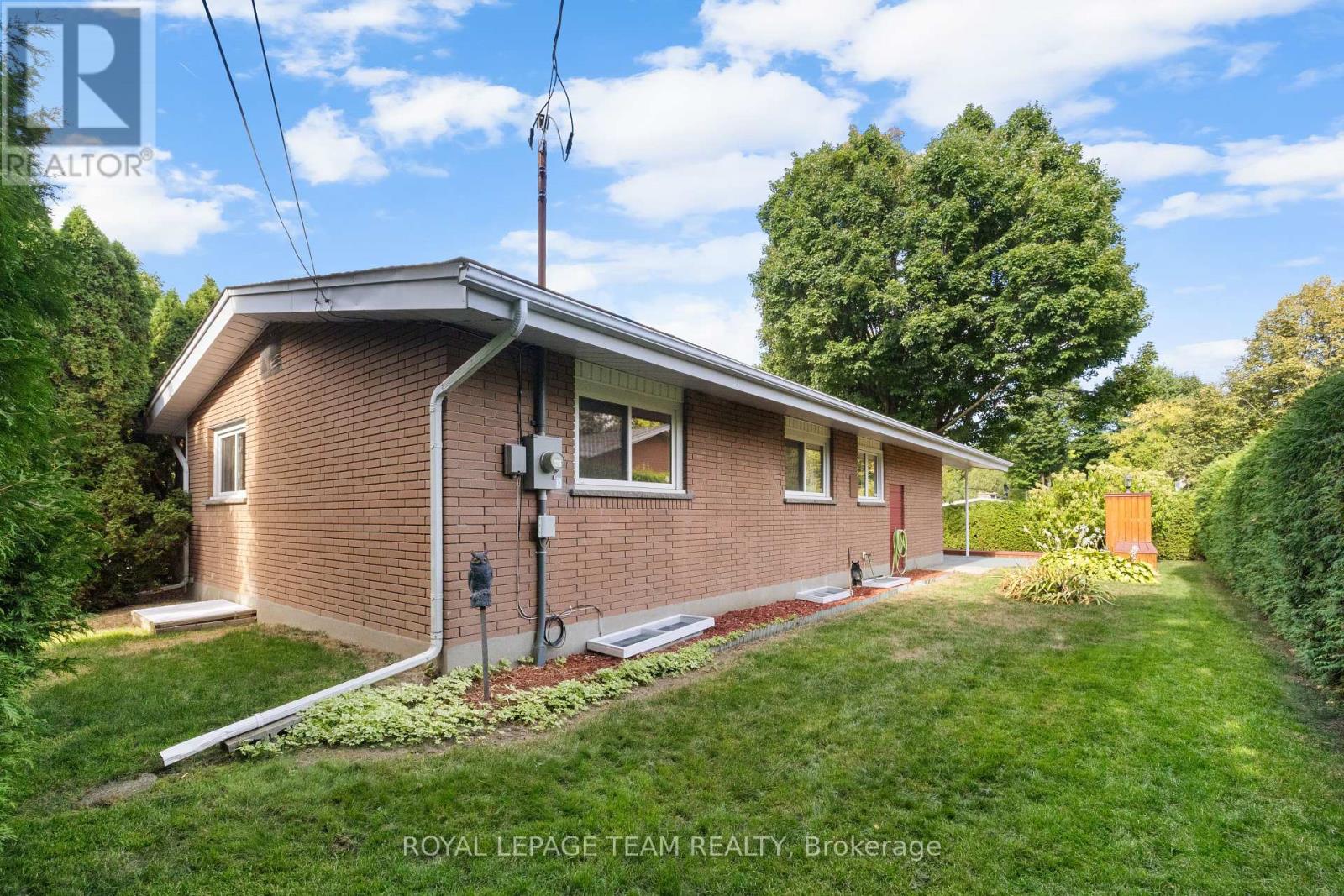 30 Ellery Crescent, Ottawa, Ontario  K2H 6M6 - Photo 37 - X12403522