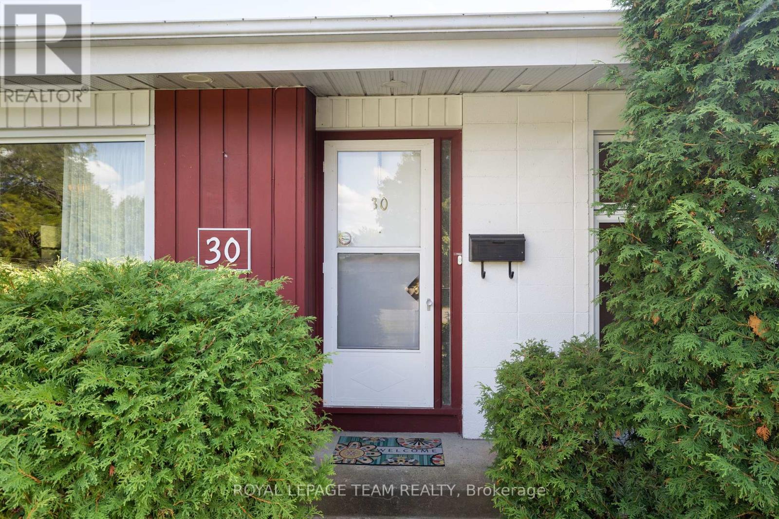 30 Ellery Crescent, Ottawa, Ontario  K2H 6M6 - Photo 5 - X12403522