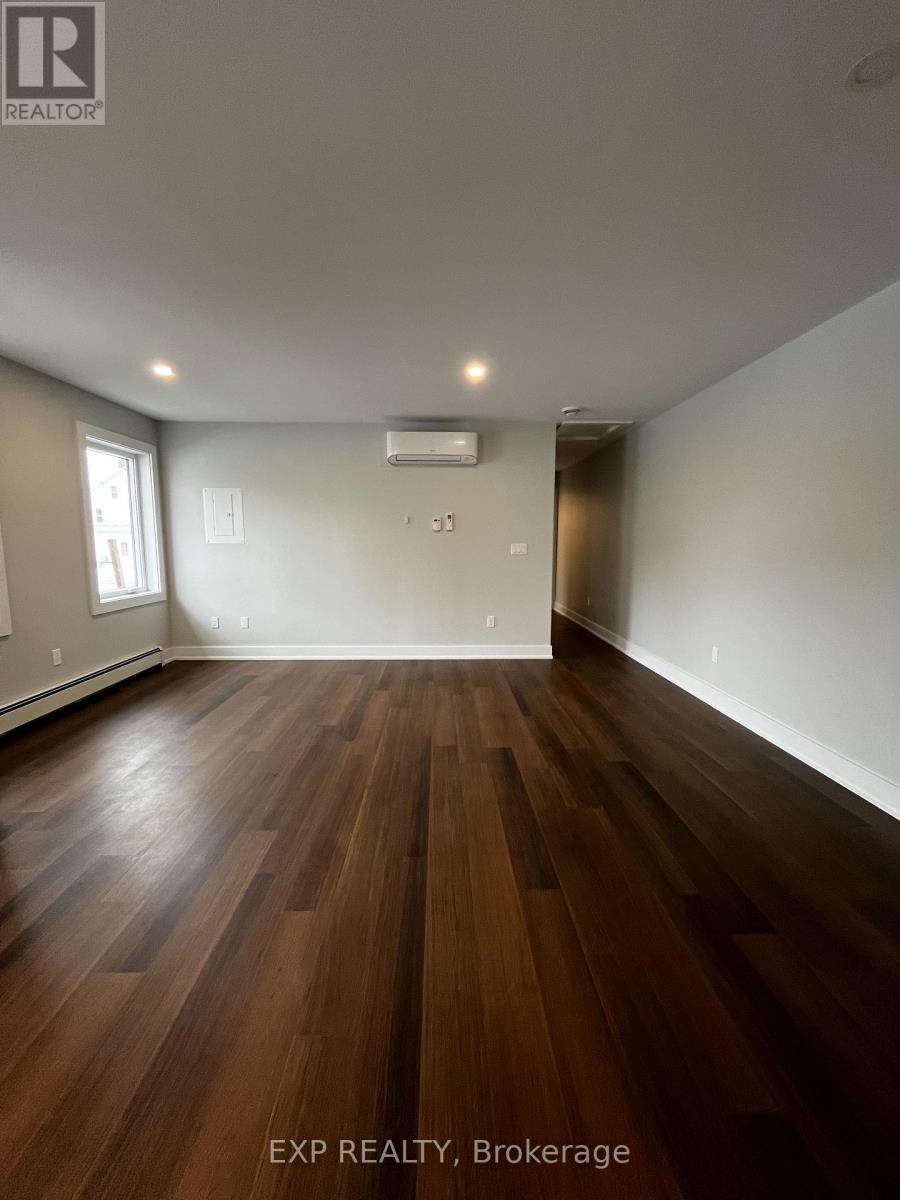 642 West Street, Prescott, Ontario  K0E 1X0 - Photo 11 - X12403529