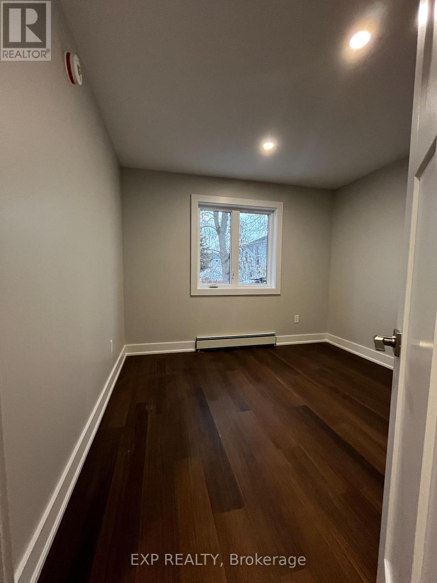 642 West Street, Prescott, Ontario  K0E 1X0 - Photo 6 - X12403529