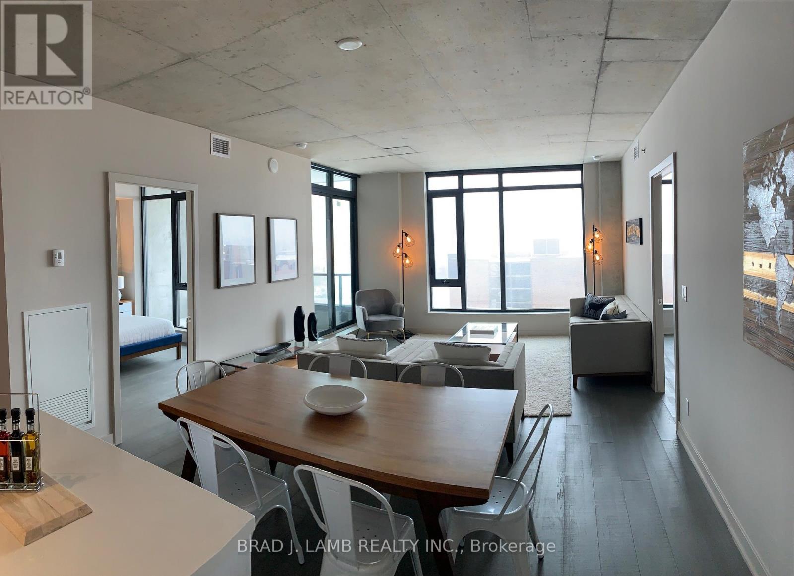 603 - 203 Catherine Street, Ottawa, Ontario  K2P 1J5 - Photo 2 - X12403581