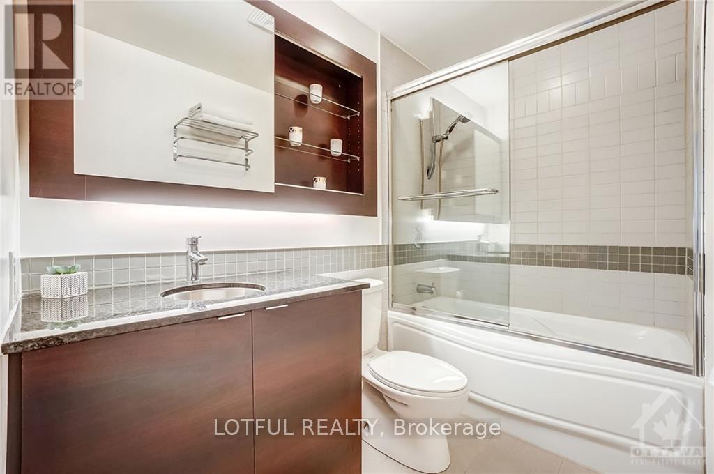 1002 - 324 Laurier Ave Street W, Ottawa, Ontario  K1N 6P6 - Photo 11 - X12403647