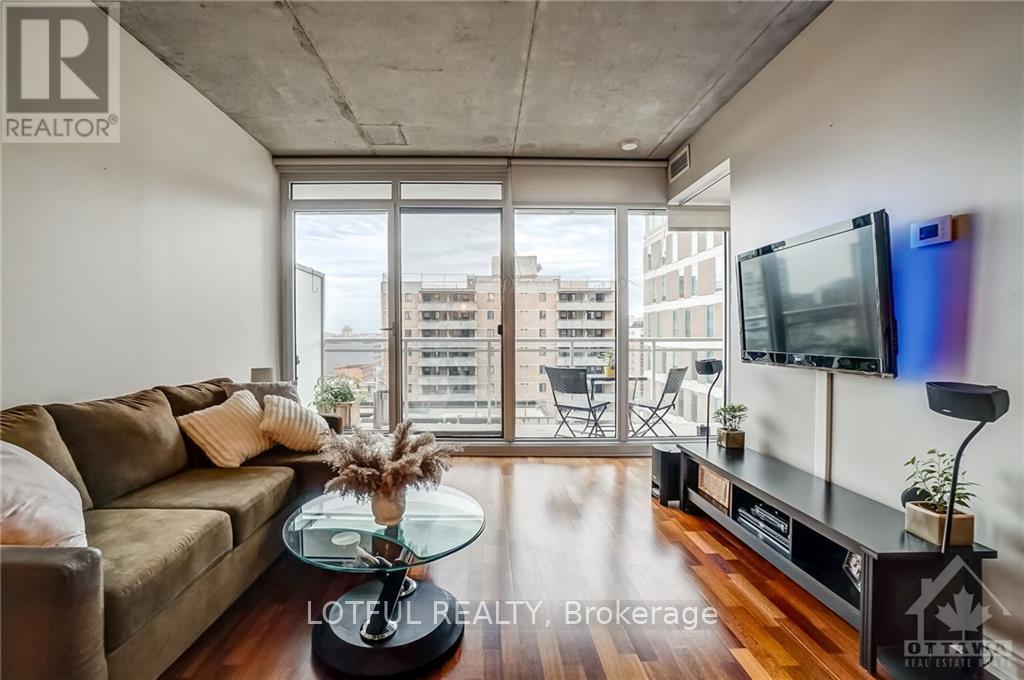 1002 - 324 Laurier Ave Street W, Ottawa, Ontario  K1N 6P6 - Photo 2 - X12403647