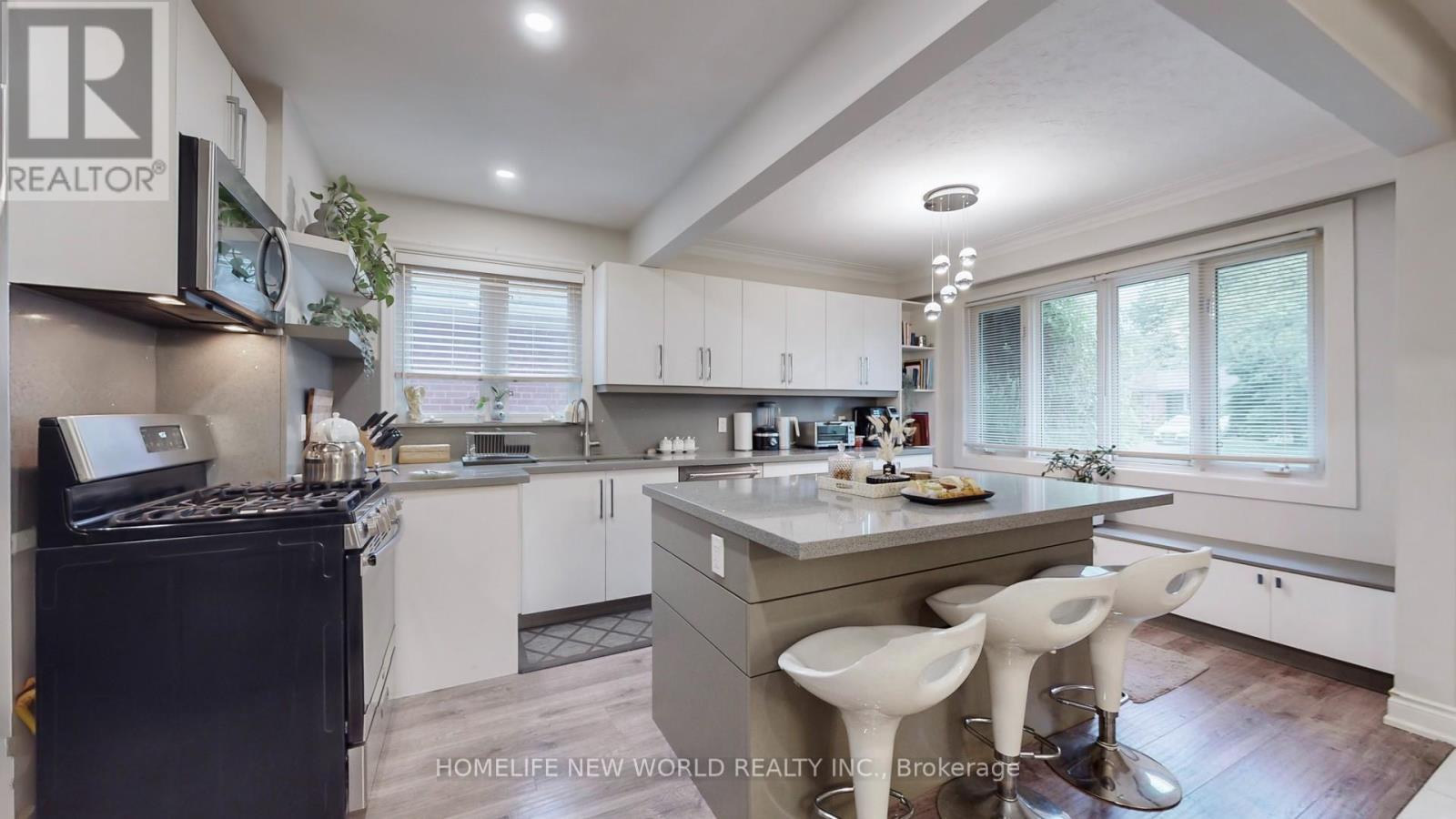 11 Elynhill Drive, Toronto (Willowdale West), Ontario  M2R 1C5 - Photo 11 - C12403442