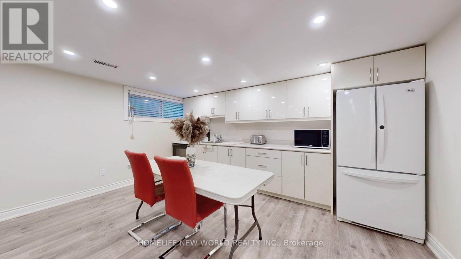 11 Elynhill Drive, Toronto (Willowdale West), Ontario  M2R 1C5 - Photo 28 - C12403442
