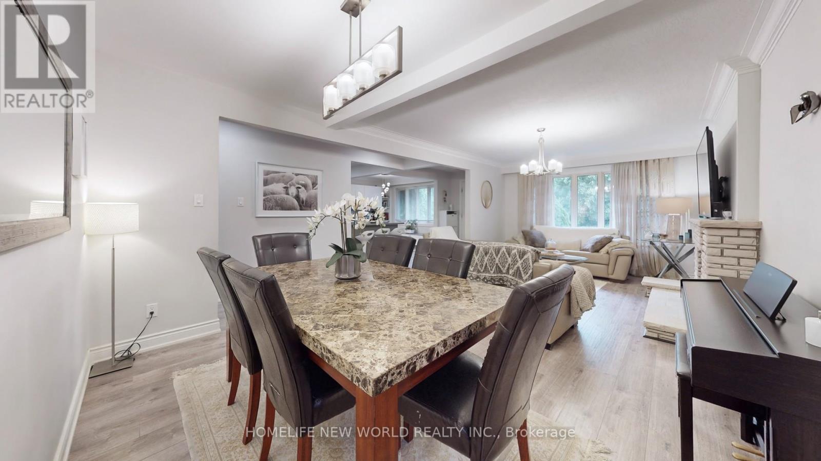 11 Elynhill Drive, Toronto (Willowdale West), Ontario  M2R 1C5 - Photo 8 - C12403442