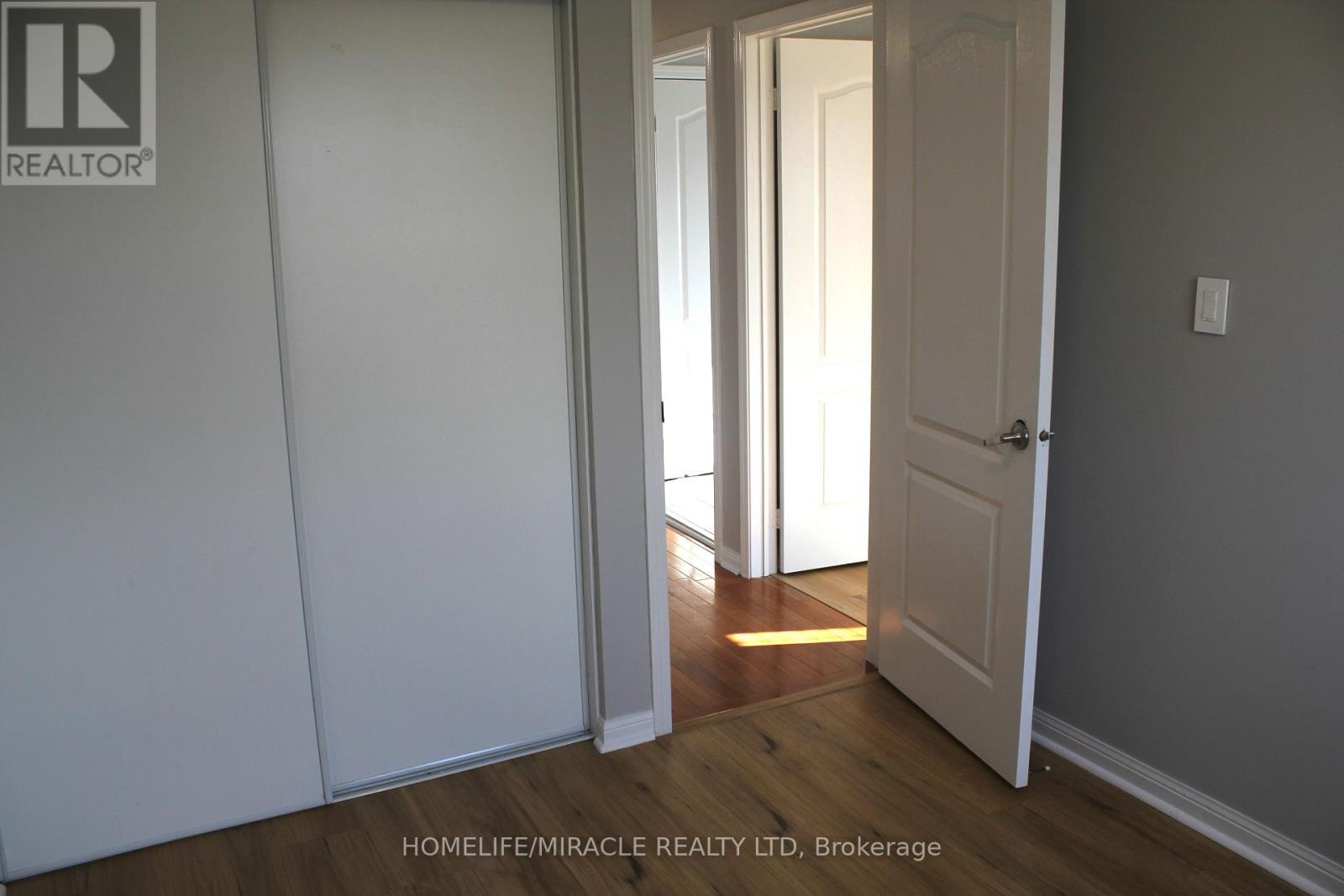 38 - 5980 Whitehorn Avenue, Mississauga, Ontario  L5A 5X2 - Photo 35 - W12402157