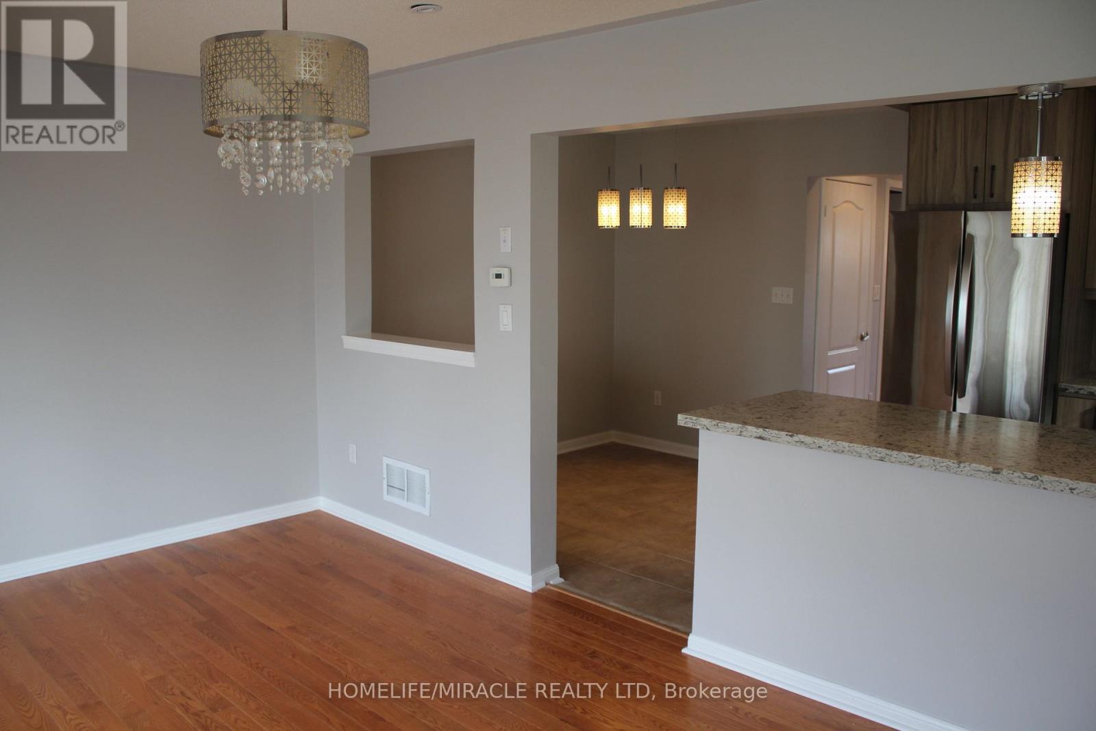 38 - 5980 Whitehorn Avenue, Mississauga, Ontario  L5A 5X2 - Photo 9 - W12402157
