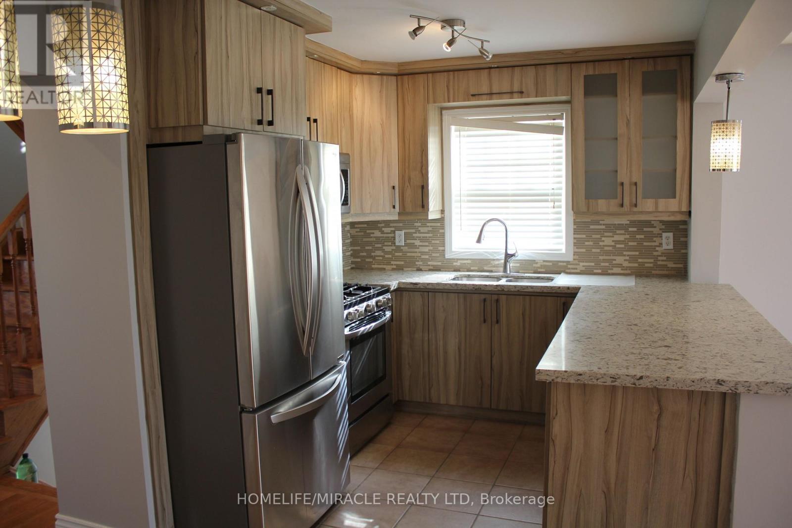 38 - 5980 Whitehorn Avenue, Mississauga, Ontario  L5A 5X2 - Photo 11 - W12402157