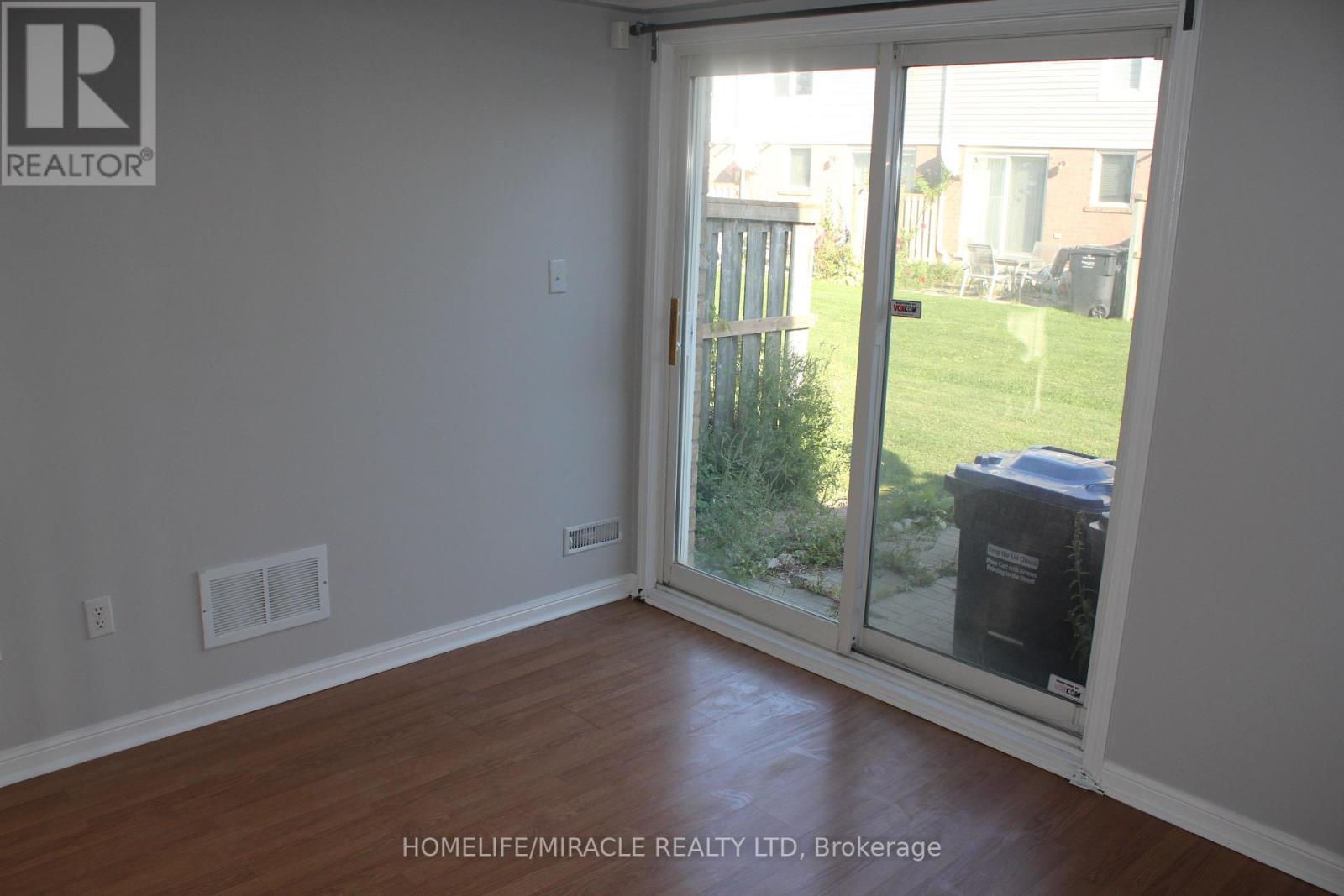 38 - 5980 Whitehorn Avenue, Mississauga, Ontario  L5A 5X2 - Photo 16 - W12402157