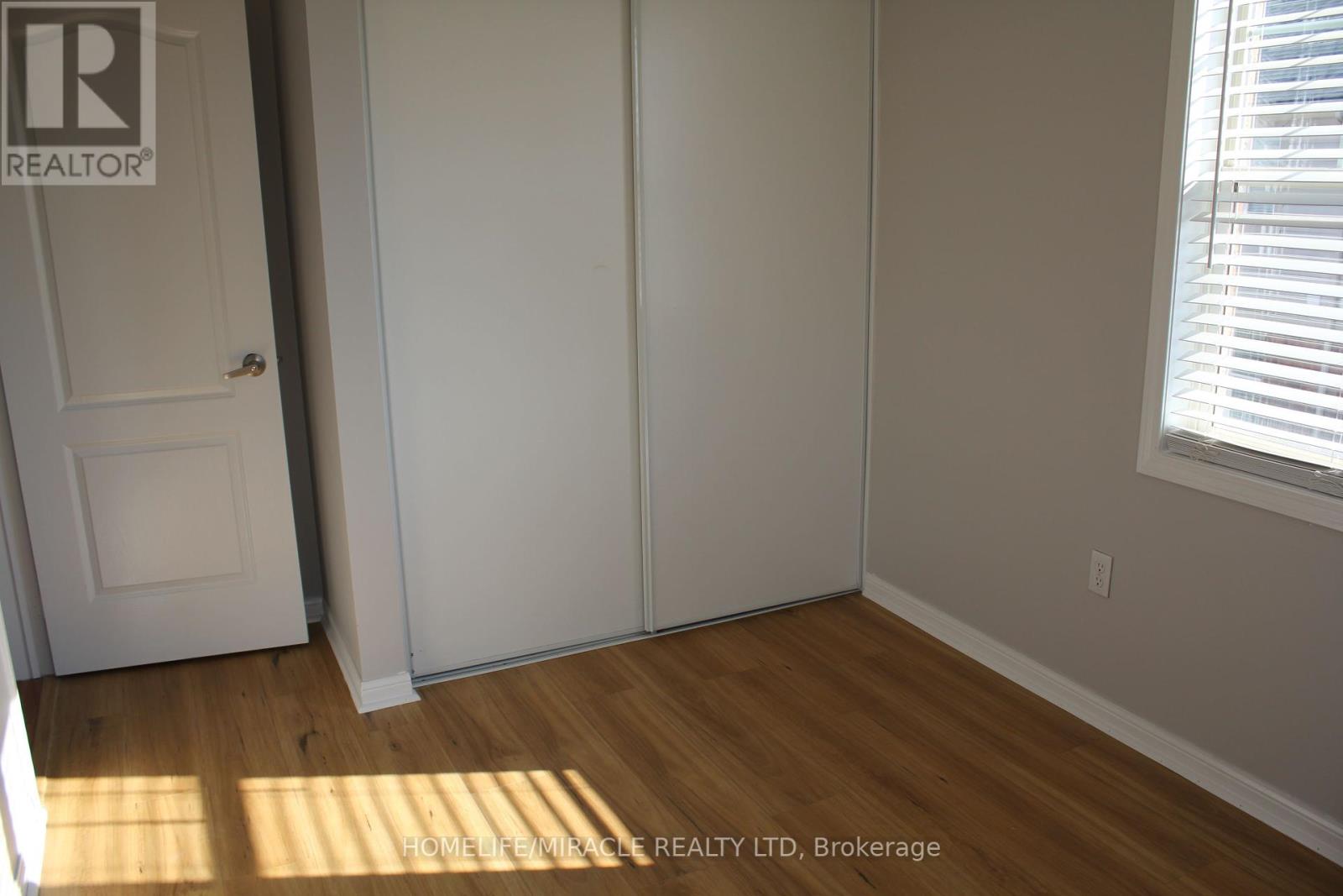 38 - 5980 Whitehorn Avenue, Mississauga, Ontario  L5A 5X2 - Photo 33 - W12402157