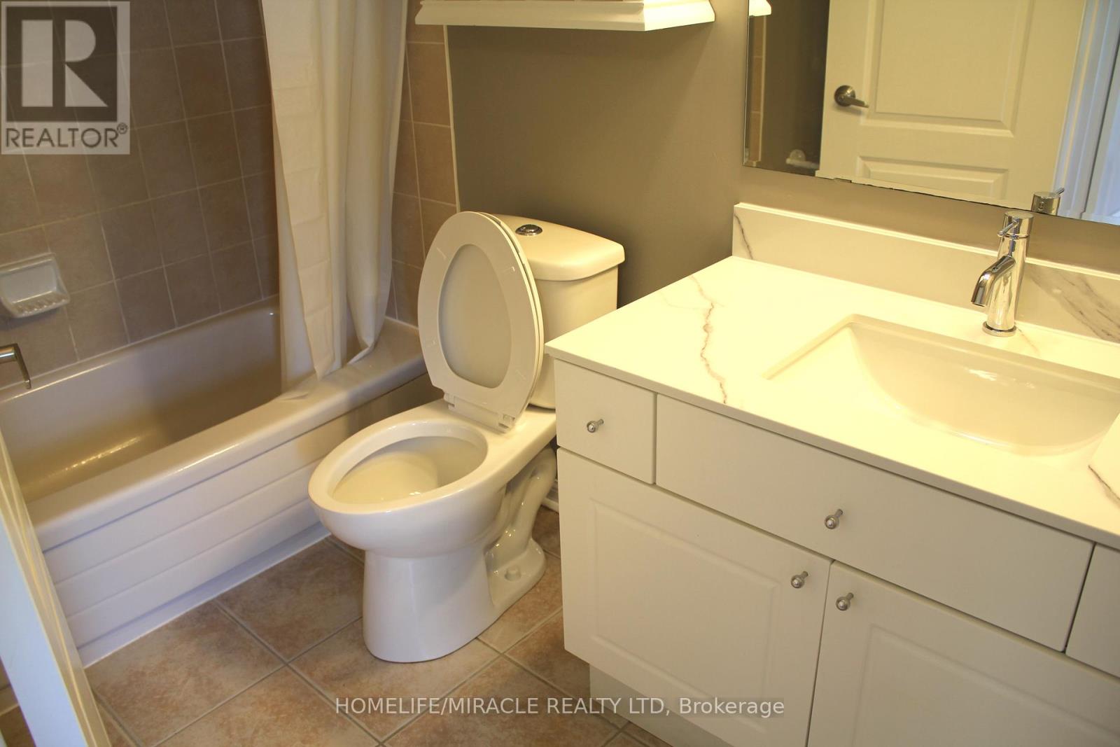 38 - 5980 Whitehorn Avenue, Mississauga, Ontario  L5A 5X2 - Photo 32 - W12402157