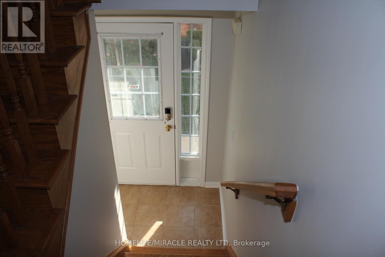 38 - 5980 Whitehorn Avenue, Mississauga, Ontario  L5A 5X2 - Photo 4 - W12402157