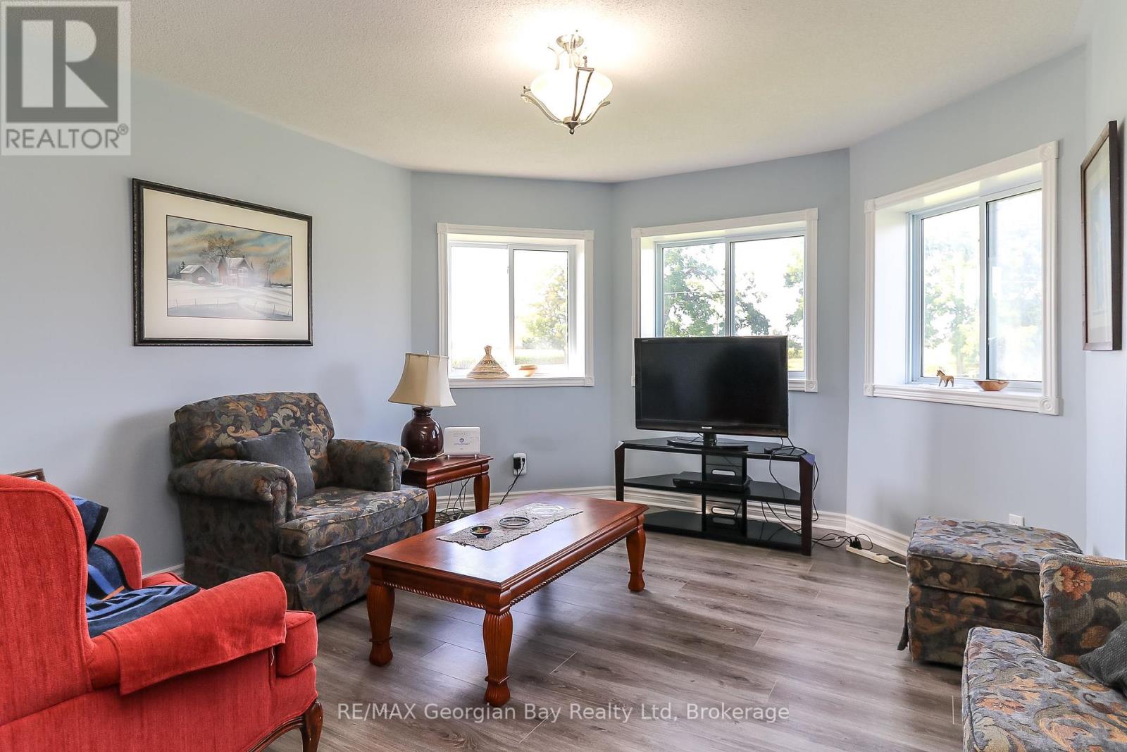 4989 Vasey Road, Oro-Medonte, Ontario L4R 4K3 - Photo 12 - S12403683