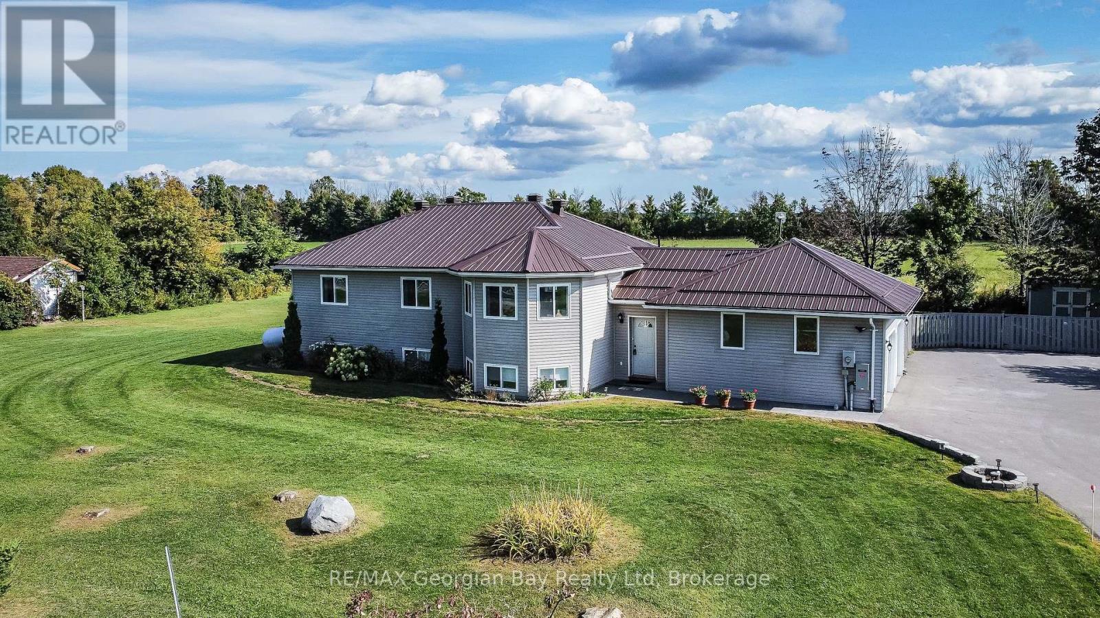 4989 Vasey Road, Oro-Medonte, Ontario L4R 4K3 - Photo 1 - S12403683