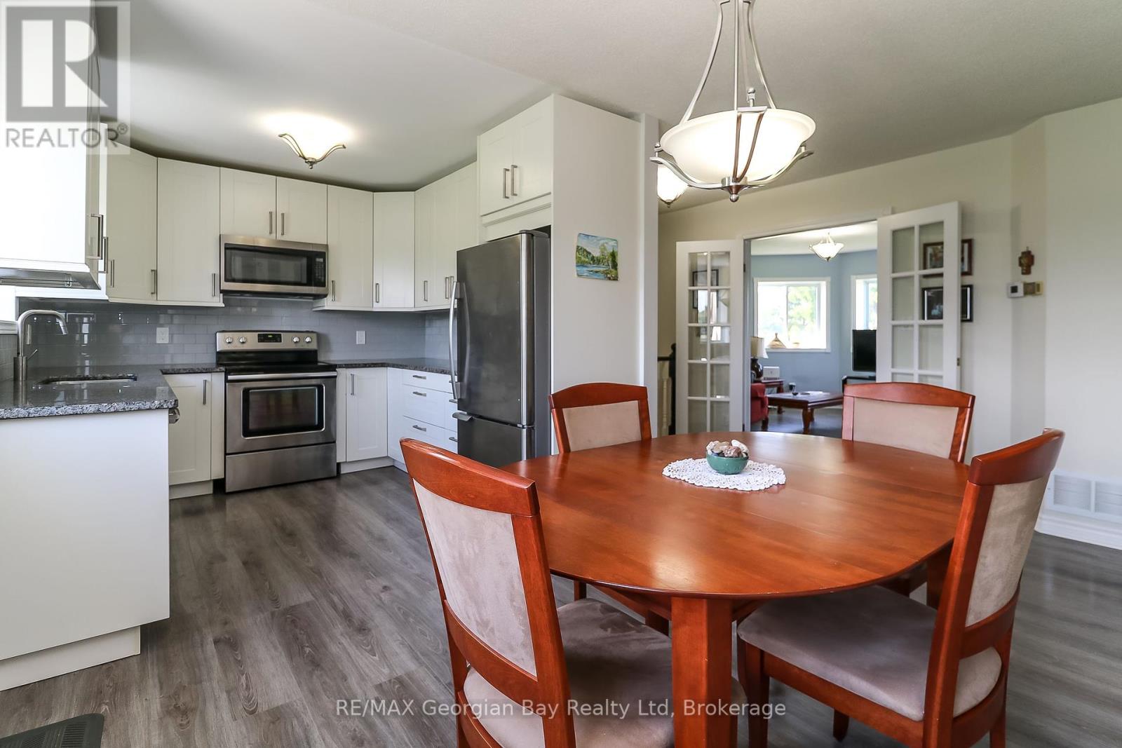 4989 Vasey Road, Oro-Medonte, Ontario L4R 4K3 - Photo 18 - S12403683