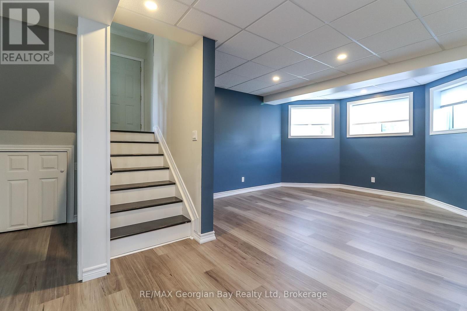 4989 Vasey Road, Oro-Medonte, Ontario L4R 4K3 - Photo 27 - S12403683