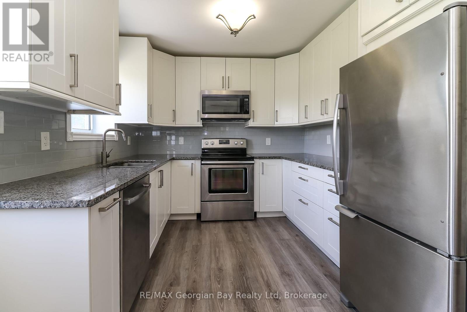 4989 Vasey Road, Oro-Medonte, Ontario L4R 4K3 - Photo 19 - S12403683