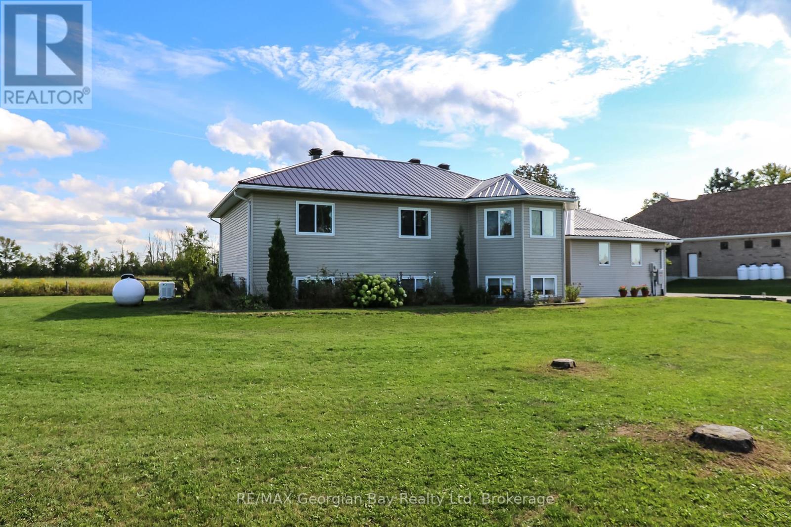 4989 Vasey Road, Oro-Medonte, Ontario L4R 4K3 - Photo 2 - S12403683