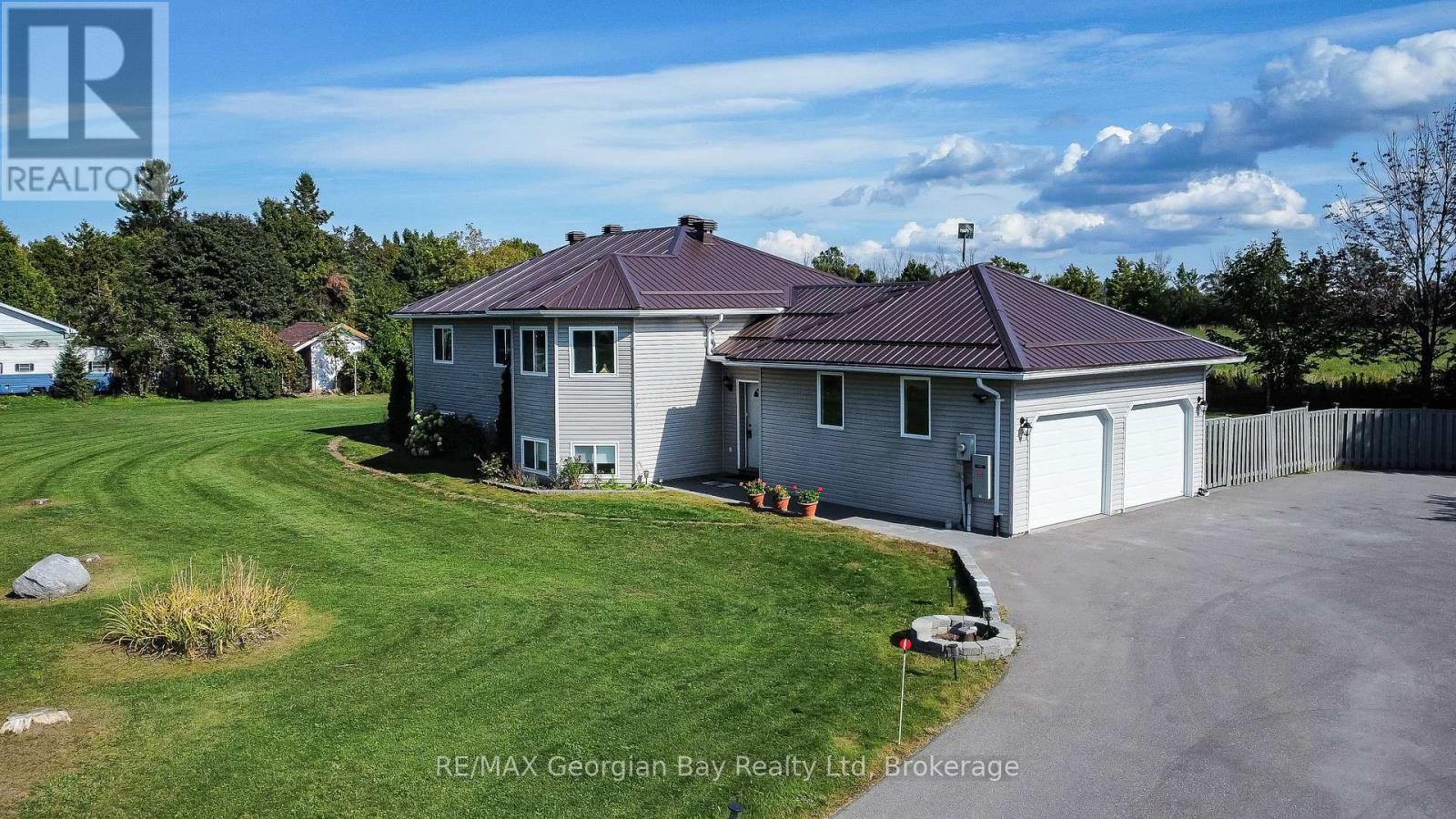 4989 Vasey Road, Oro-Medonte, Ontario L4R 4K3 - Photo 3 - S12403683