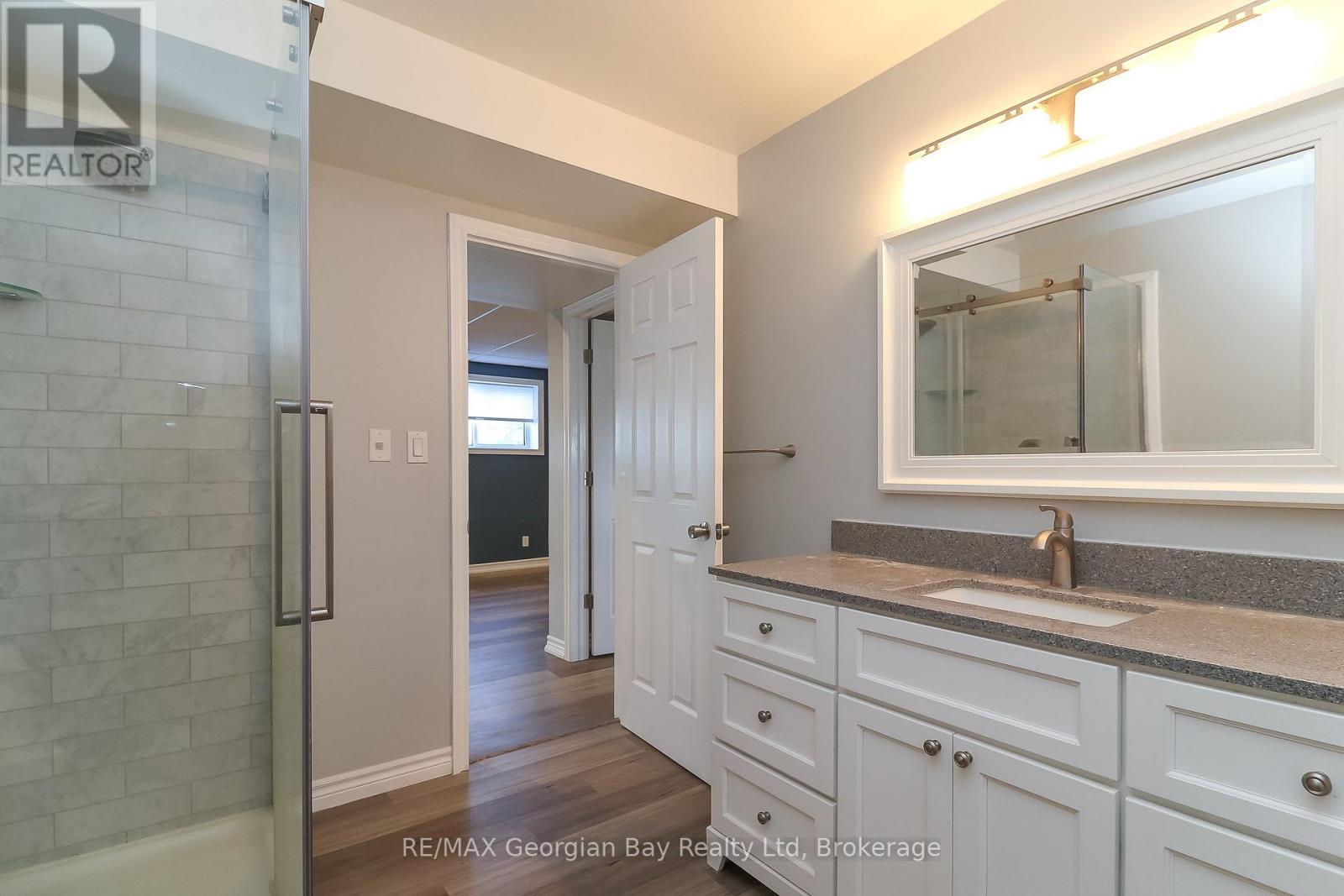 4989 Vasey Road, Oro-Medonte, Ontario L4R 4K3 - Photo 35 - S12403683