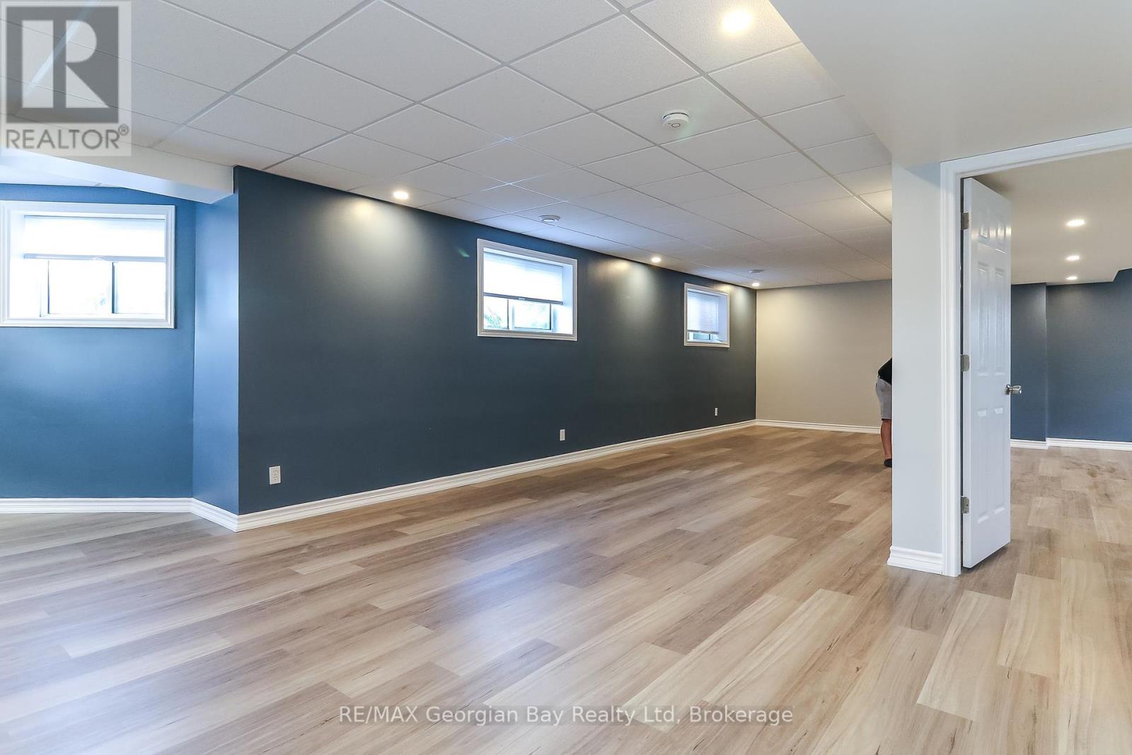 4989 Vasey Road, Oro-Medonte, Ontario L4R 4K3 - Photo 29 - S12403683