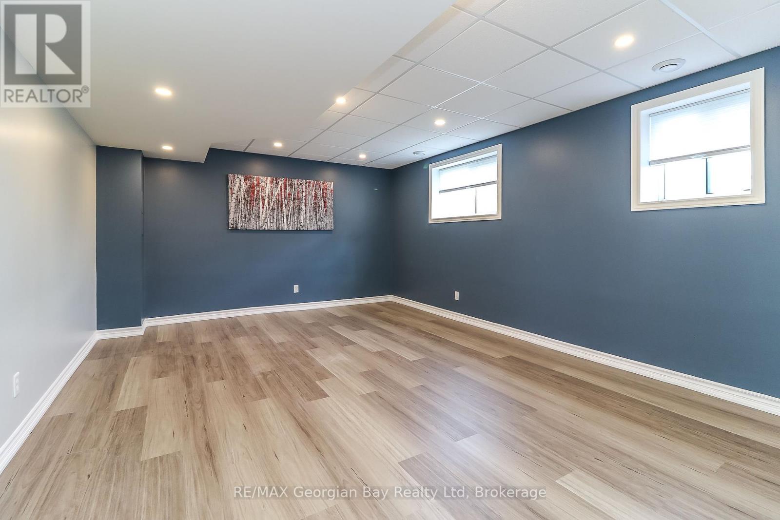 4989 Vasey Road, Oro-Medonte, Ontario L4R 4K3 - Photo 32 - S12403683