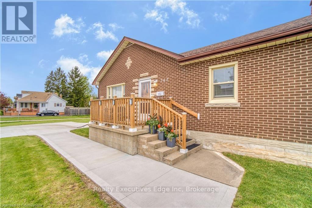 Main - 262 Grange Road, Guelph (Grange Road), Ontario  N1E 6N9 - Photo 3 - X12403656