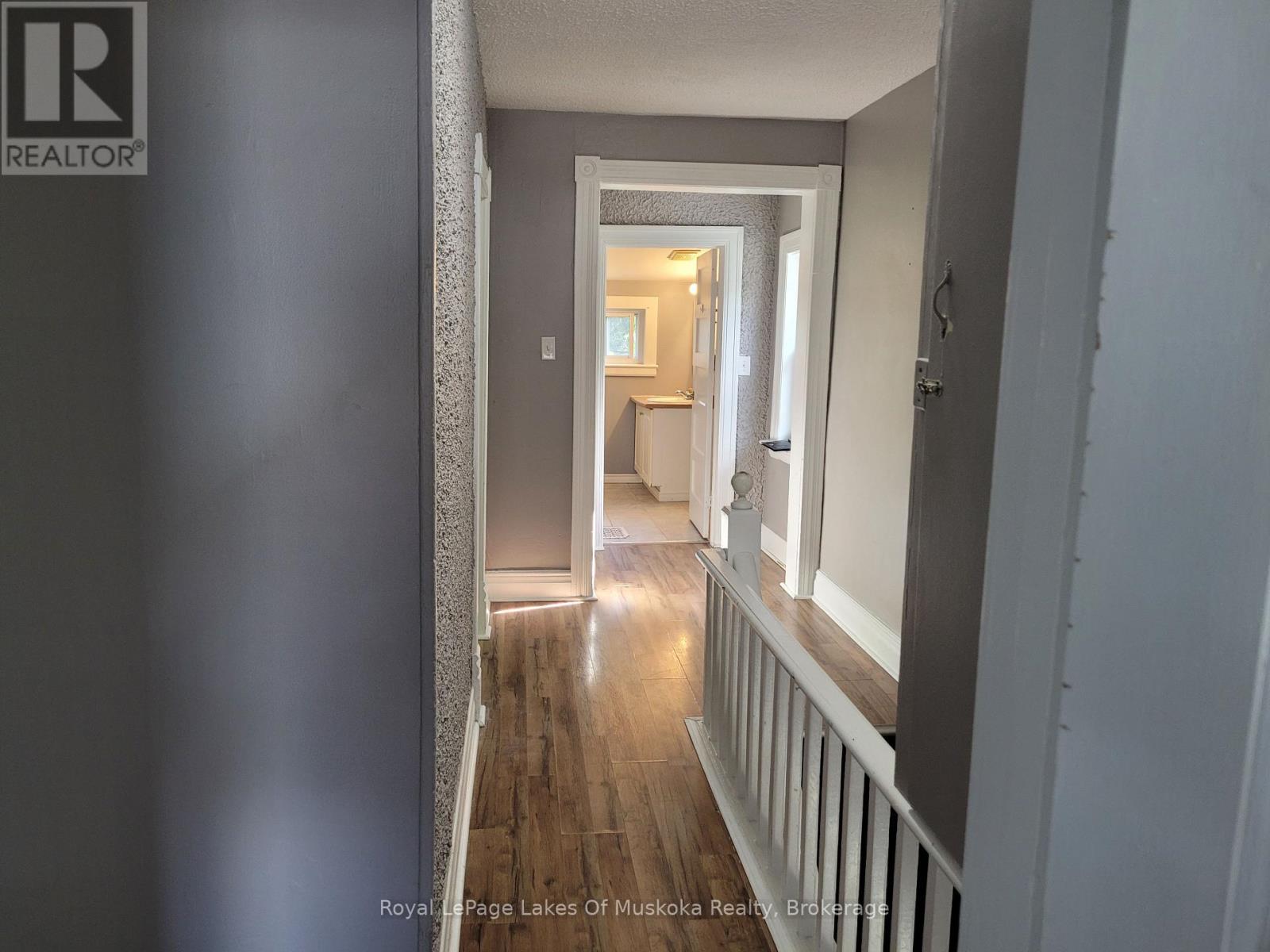 227 Nottawasaga Street, Orillia, Ontario  L3V 3K2 - Photo 21 - S12403643
