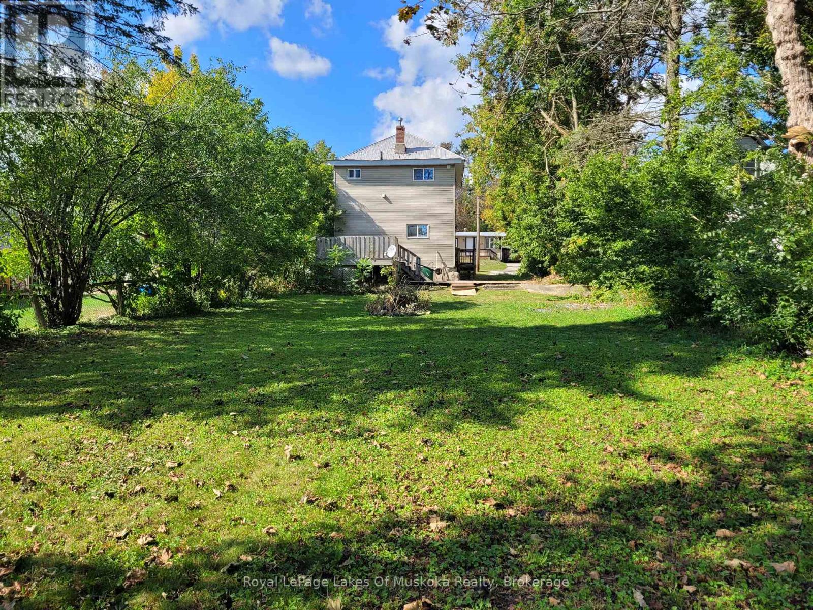 227 Nottawasaga Street, Orillia, Ontario  L3V 3K2 - Photo 3 - S12403643