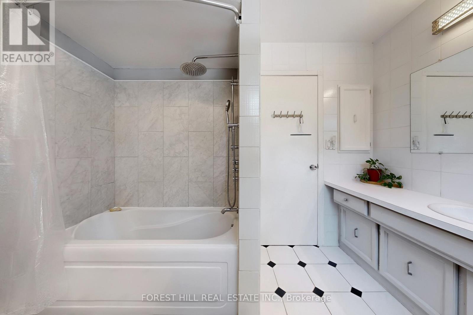 20 Thurgate Crescent, Markham, Ontario  L3T 4G3 - Photo 29 - N12403429