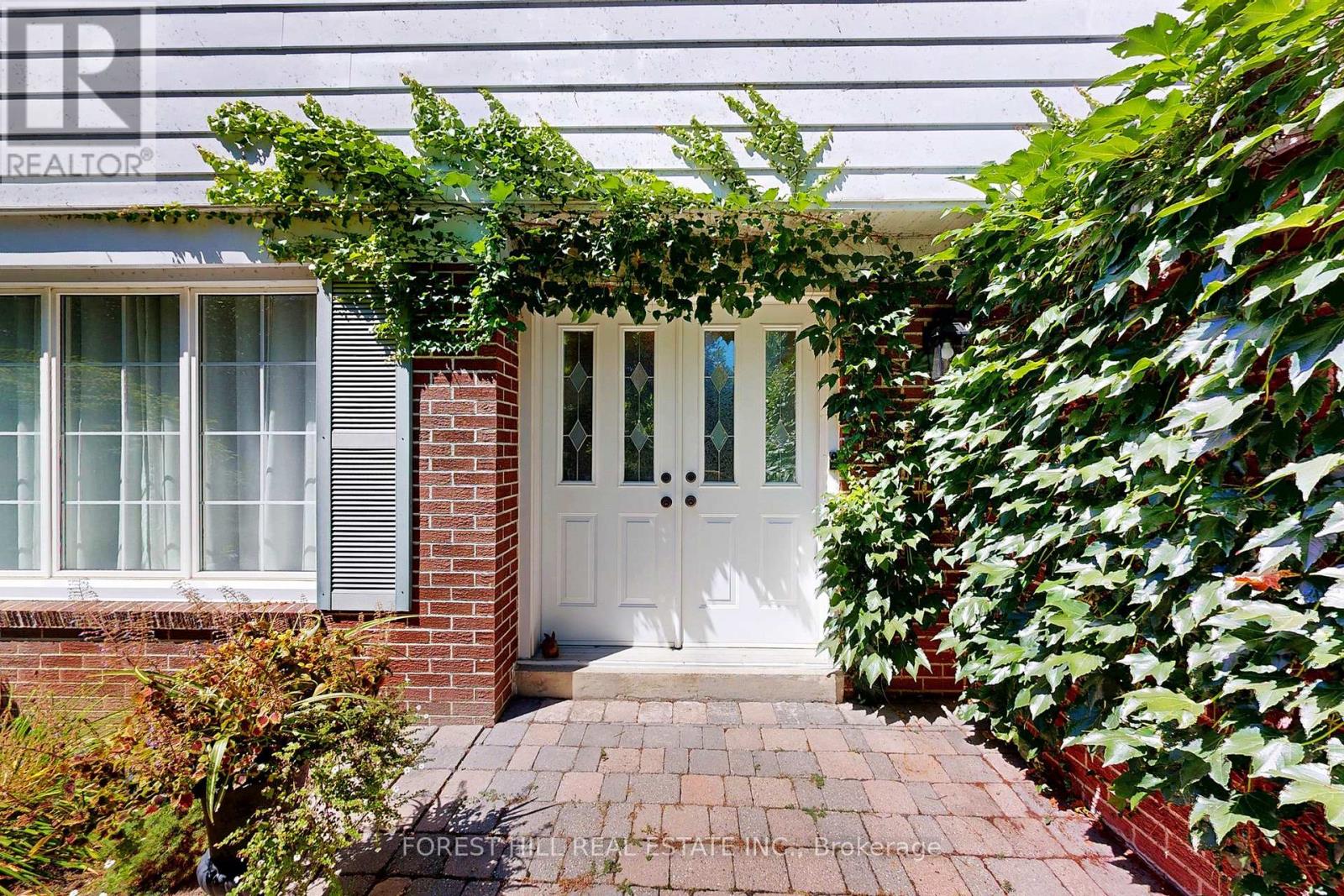 20 Thurgate Crescent, Markham, Ontario  L3T 4G3 - Photo 3 - N12403429