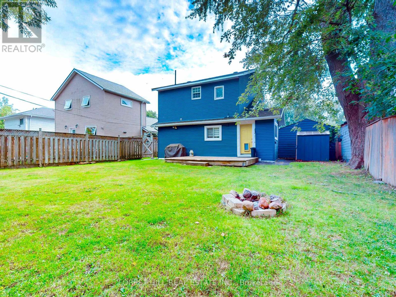 254 Pine Beach Drive, Georgina, Ontario  L4P 2V5 - Photo 6 - N12403453