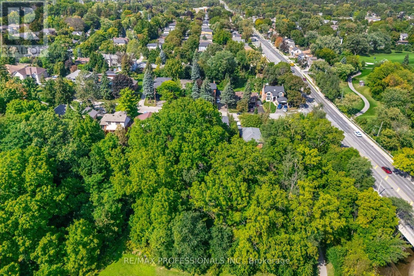 9 Wingrove Hill, Toronto, Ontario  M9B 2C3 - Photo 46 - W12372516