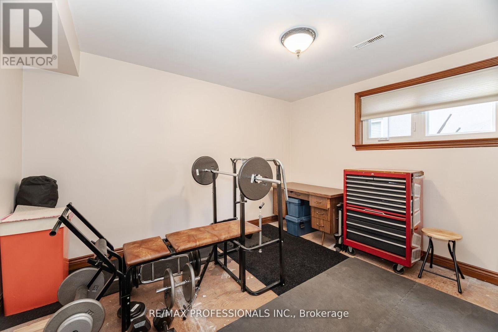 9 Wingrove Hill, Toronto, Ontario  M9B 2C3 - Photo 29 - W12372516