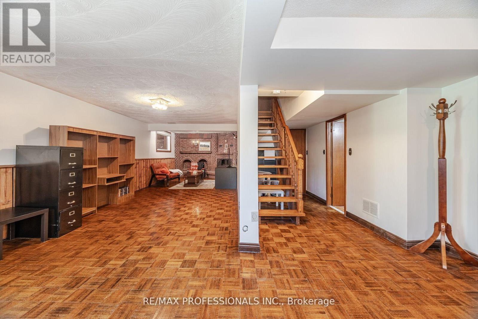9 Wingrove Hill, Toronto, Ontario  M9B 2C3 - Photo 25 - W12372516