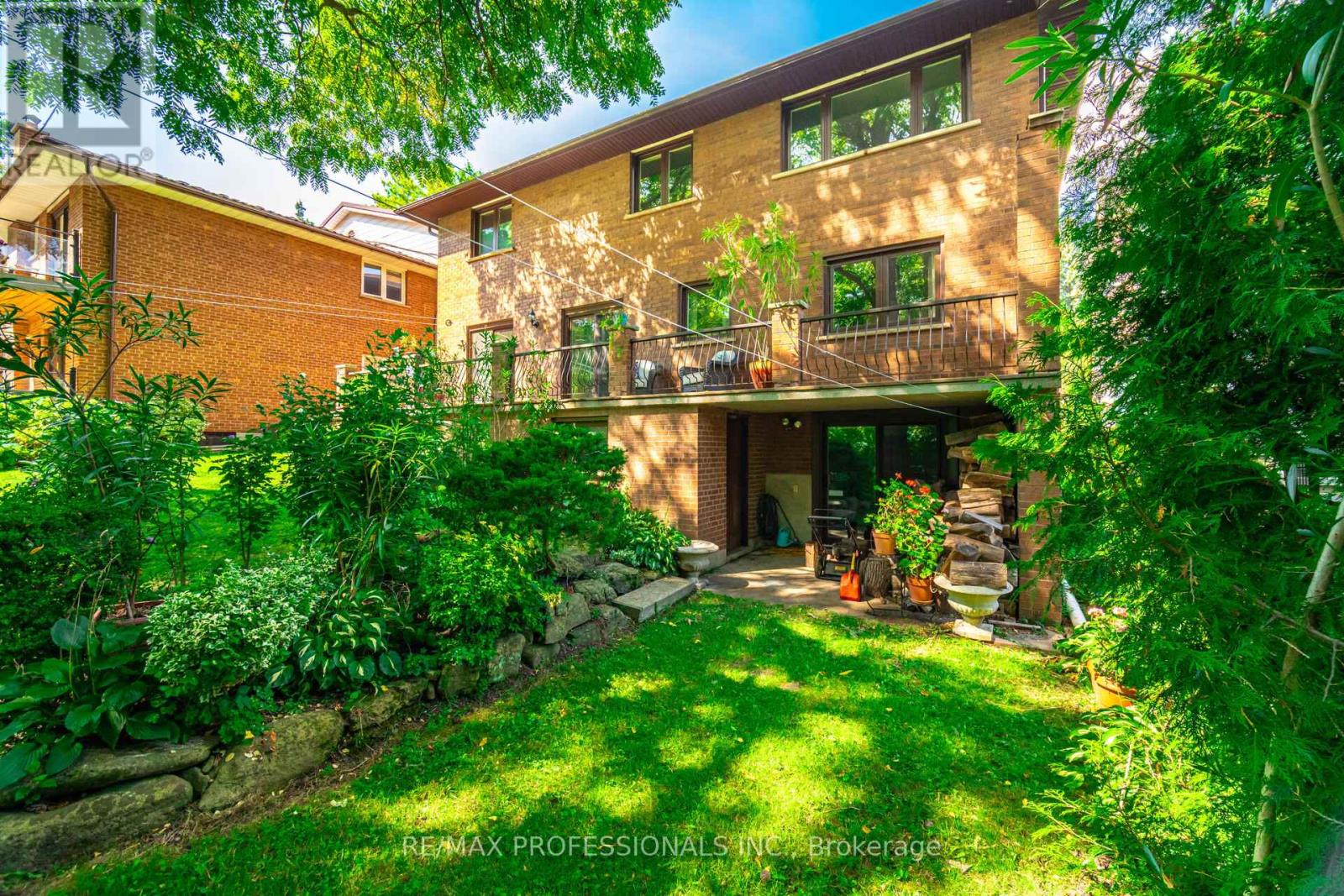 9 Wingrove Hill, Toronto, Ontario  M9B 2C3 - Photo 39 - W12372516