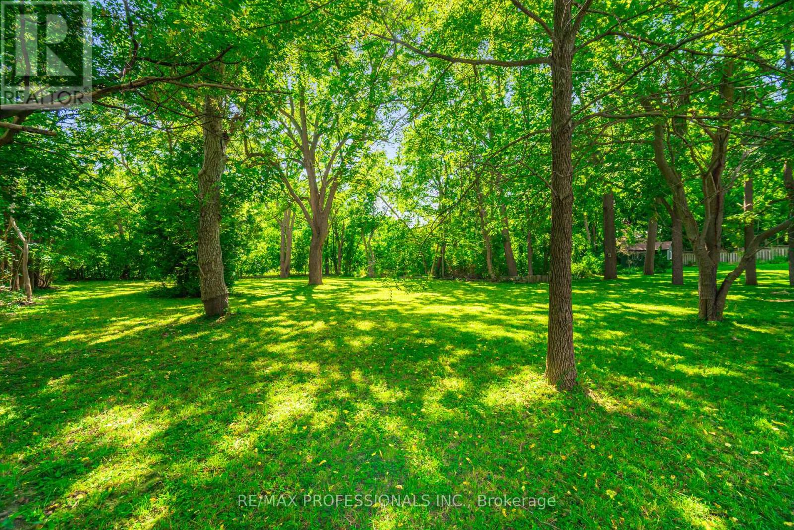 9 Wingrove Hill, Toronto, Ontario  M9B 2C3 - Photo 40 - W12372516