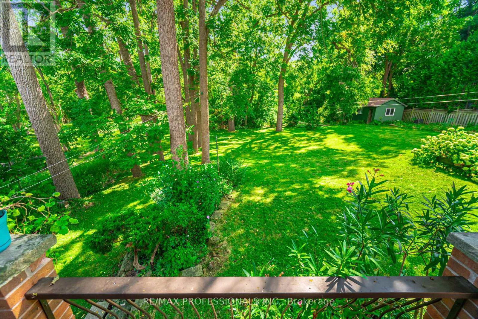 9 Wingrove Hill, Toronto, Ontario  M9B 2C3 - Photo 35 - W12372516