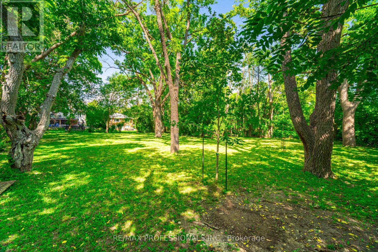 9 Wingrove Hill, Toronto, Ontario  M9B 2C3 - Photo 41 - W12372516