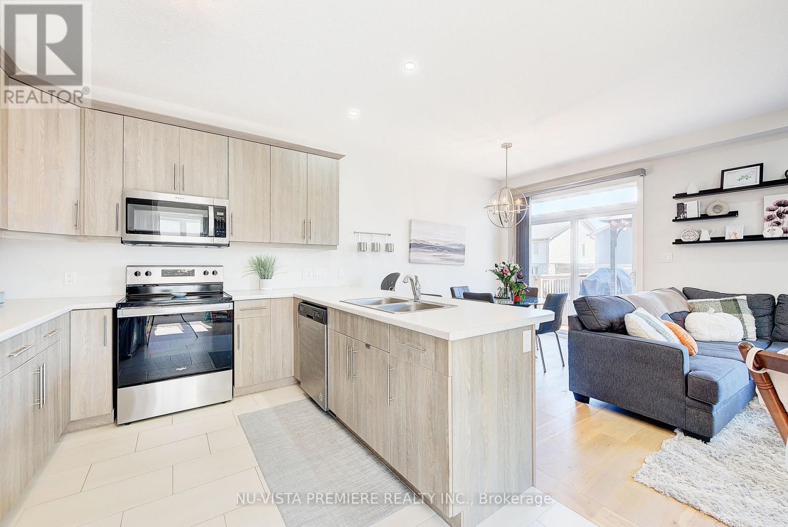 563 Chelton Road, London South, Ontario  N6M 0H8 - Photo 9 - X12401315