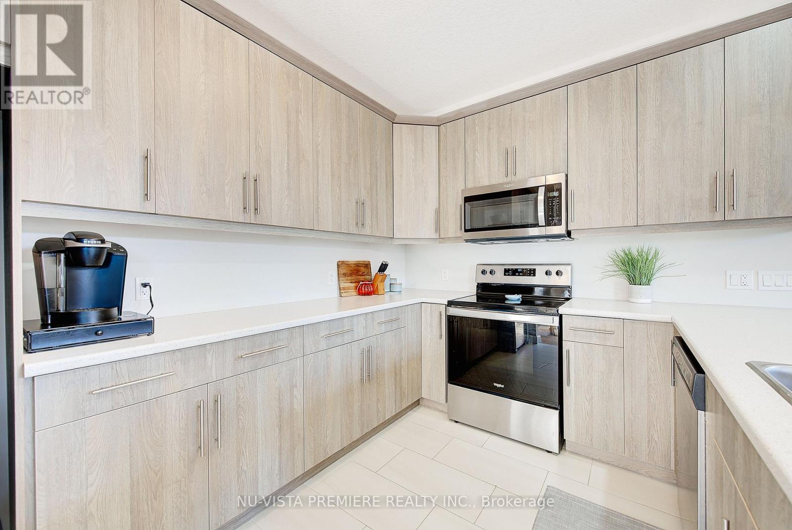 563 Chelton Road, London South, Ontario  N6M 0H8 - Photo 8 - X12401315